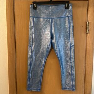 Zyia Women’s Iridescent Shiny Metallic Cropped Capri Leggings Blue Size 8-10